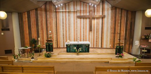 Parquet châtaignier cloué pour une estrade a trois étages, à Saint joseph à Villeneuve La Garenne, par l'entreprise Lonoco